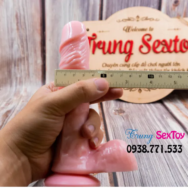 Sướng không diễn tả được với dương vật giả King Size rung thụt ngoáy