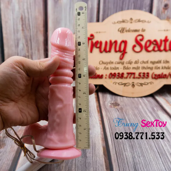 Sướng không diễn tả được với dương vật giả King Size rung thụt ngoáy