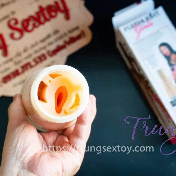  Âm đạo giả Fleshlight Asa Akira cho “cậu nhỏ” tận hưởng chốn thiên đường