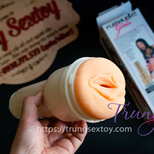  Âm đạo giả Fleshlight Asa Akira cho “cậu nhỏ” tận hưởng chốn thiên đường