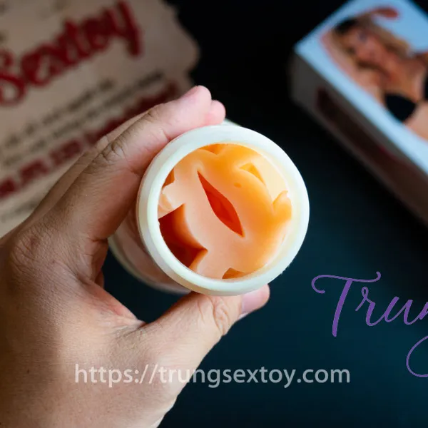   Âm đạo giả Fleshlight Girls Kayden Kross nóng bỏng cho “chàng nhỏ” phê tê tái