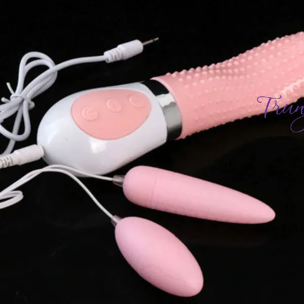 Lưỡi rung liếm âm đạo kích thích “cô bé” cực sướng