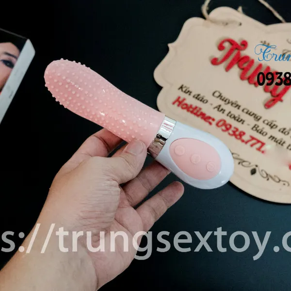 Lưỡi rung liếm âm đạo kích thích “cô bé” cực sướng