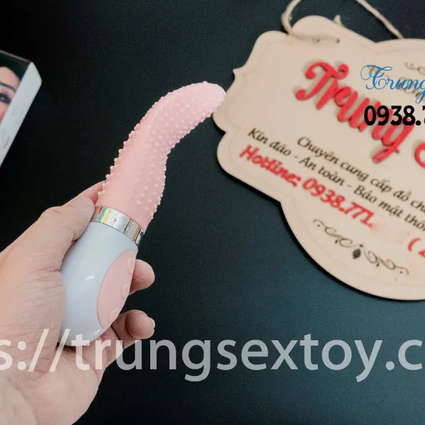 Lưỡi rung liếm âm đạo kích thích “cô bé” cực sướng