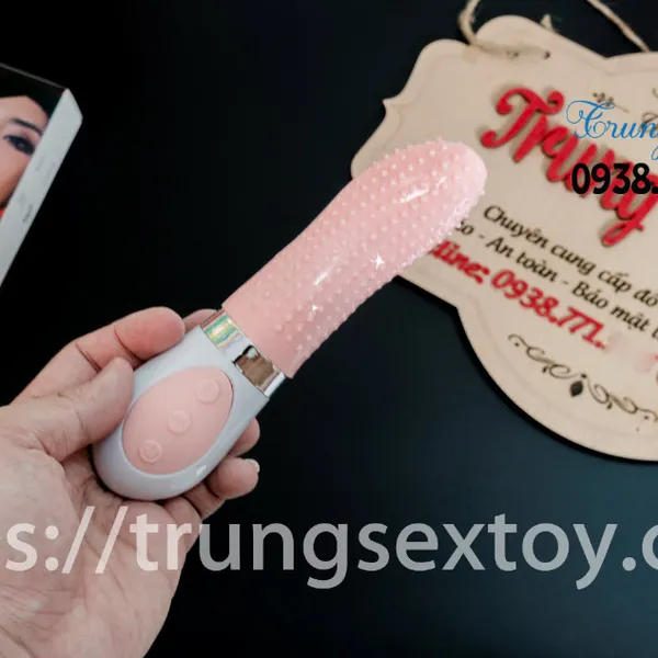 Lưỡi rung liếm âm đạo kích thích “cô bé” cực sướng