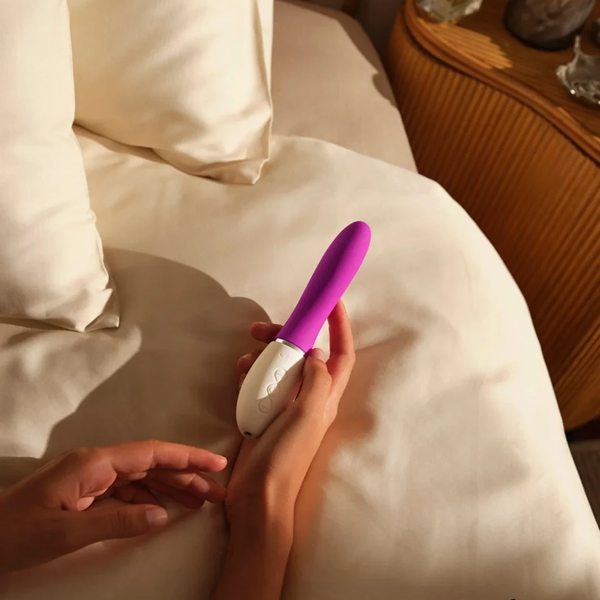 Máy Rung Điểm G LELO LIV 3 Dáng Cong Vừa Vặn, Kết Nối App, Êm Dưới 60dB