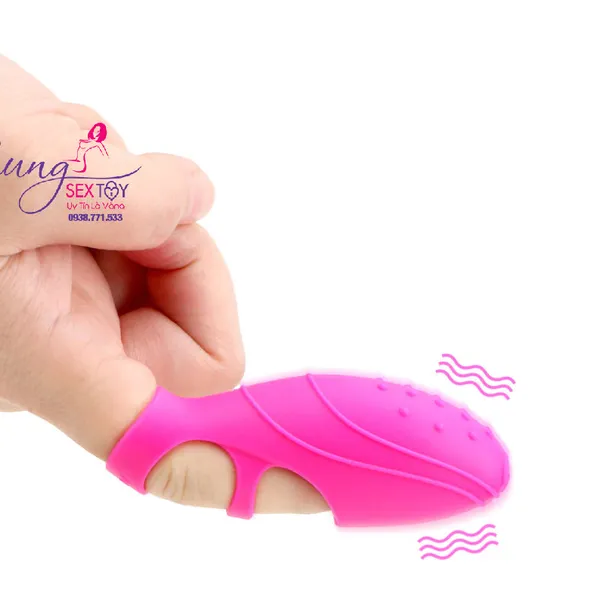 Ngón tay rung mini khiến nước nôi của nàng tràn trề