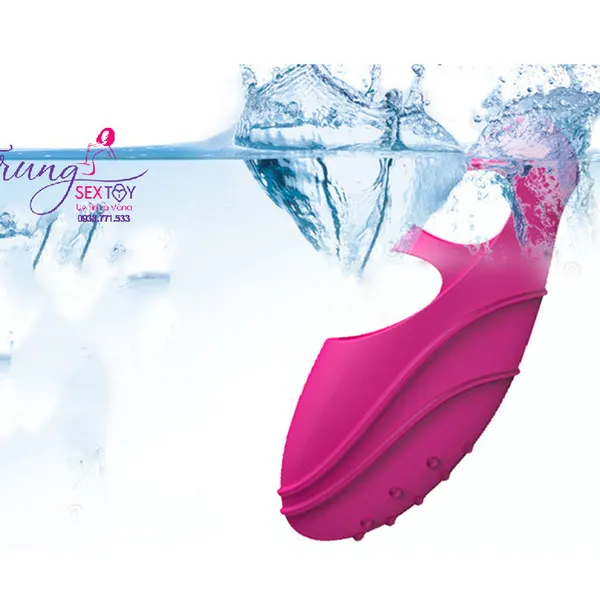 Ngón tay rung mini khiến nước nôi của nàng tràn trề