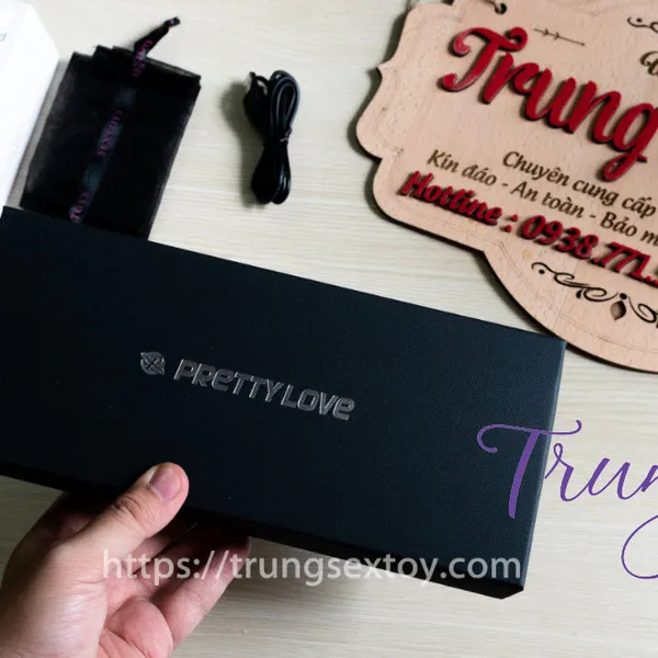 Pretty Love Ward “rung ngoáy” siêu sướng cho Eva