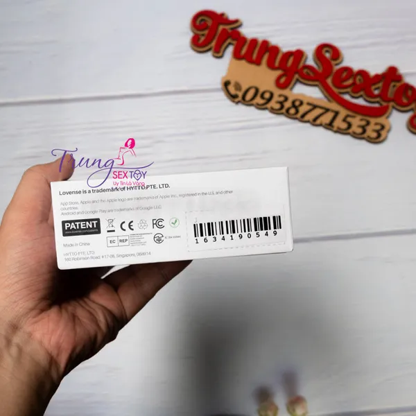 Trứng rung điều khiển qua ứng dụng điện thoại Lovense Quake