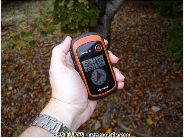 Đẩy nhanh tiến độ tăng độ chính xác là những lợi ích mà chiếc máy GPS cầm tay mang đến cho các kỹ sư đo đạc Đẩy nhanh tiến độ tăng độ chính xác là những lợi ích mà chiếc máy GPS cầm tay mang đến cho các kỹ sư đo đạc