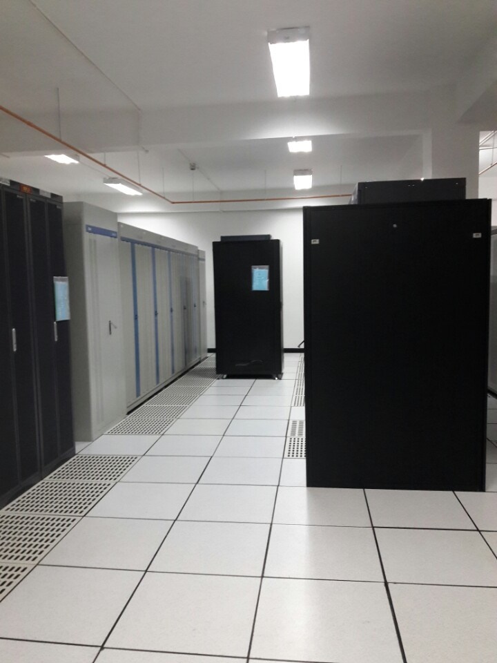 hệ thống máy lạnh chính xác phòng server