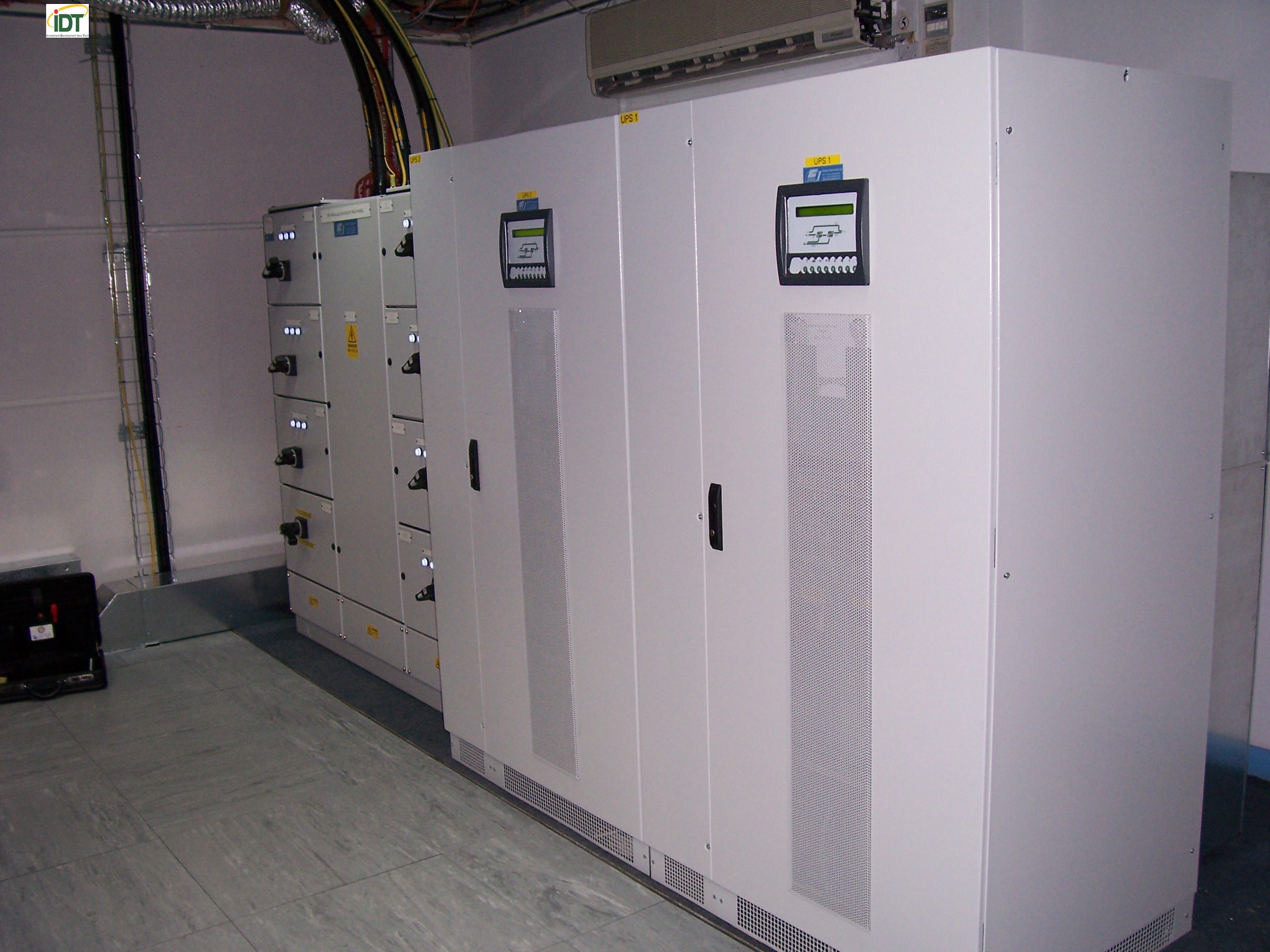 THI CÔNG LẮP ĐẶT UPS