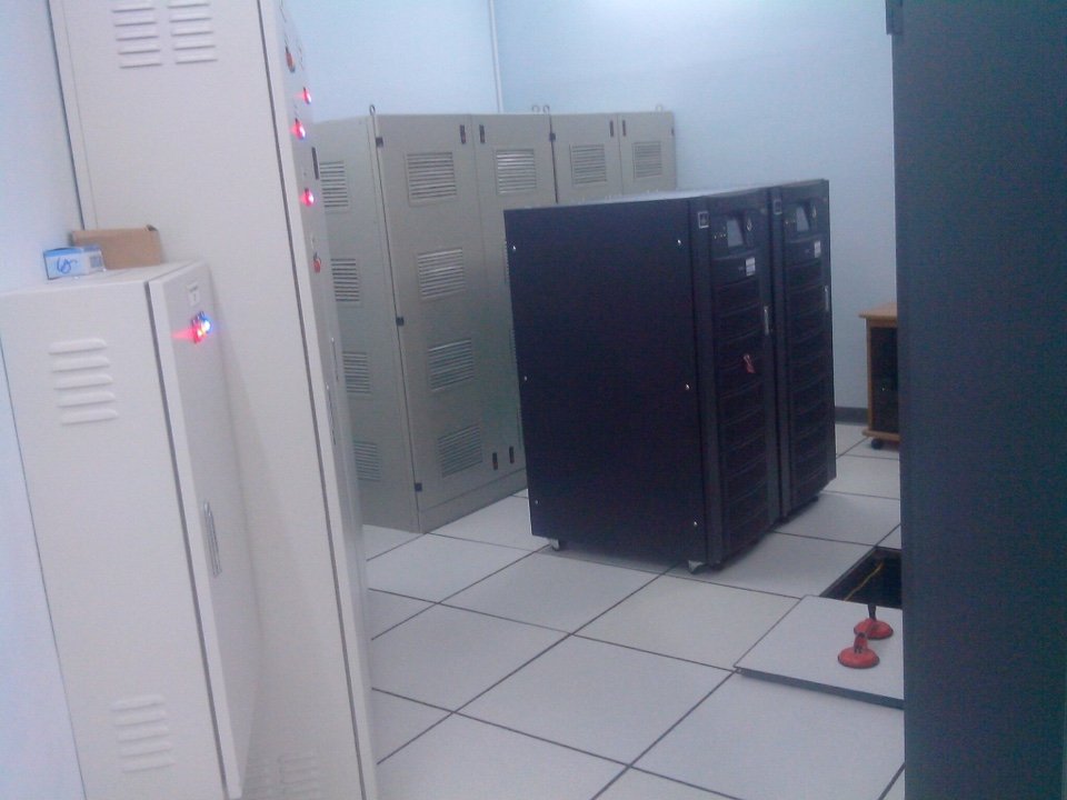 DI DỜI BỘ LƯU ĐIỆN PHÒNG DATACENTER