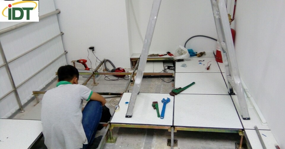 Lắp đặt hệ thống sàn nâng cho Trung tâm Dữ liệu