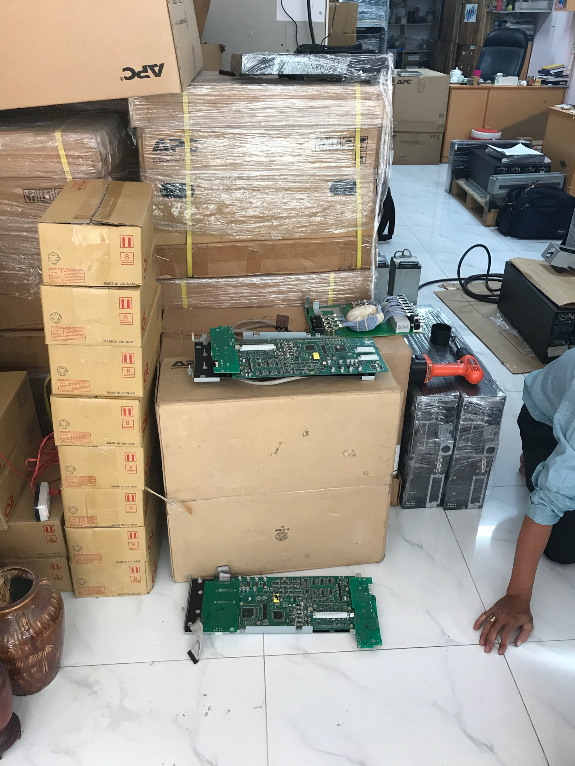 SỬA CHỮA BỘ LƯU ĐIỆN APC