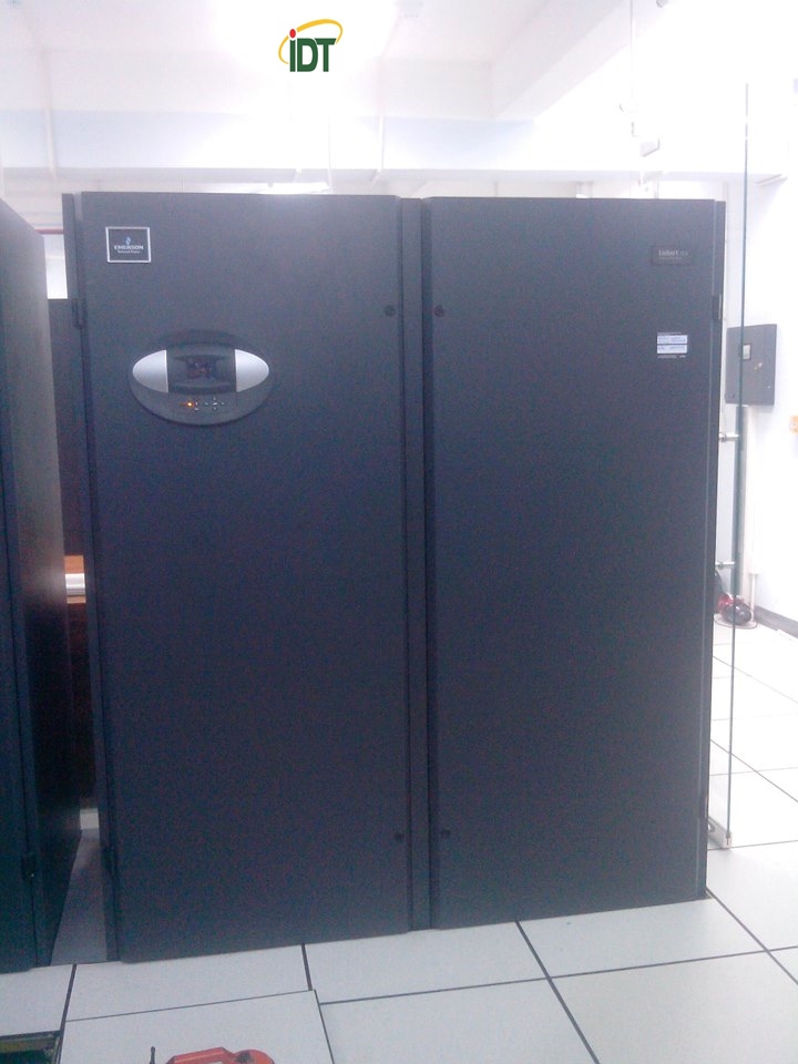 THAY PIN BỘ LƯU ĐIỆN EMERSON