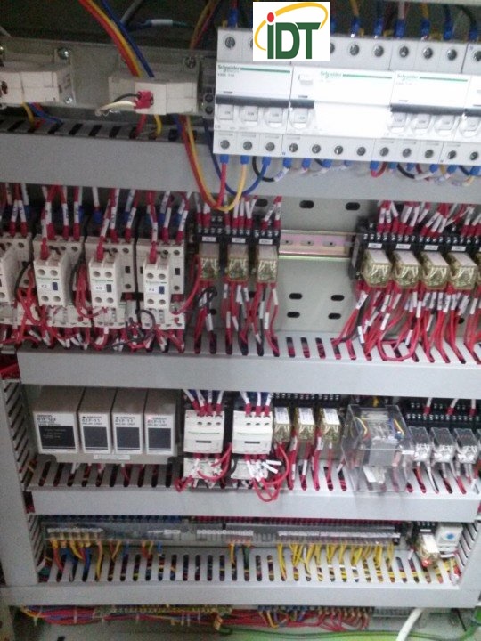 THI CÔNG TỦ ĐIỆN NGUÒN CHO TRUNG TÂM DỮ LIỆU