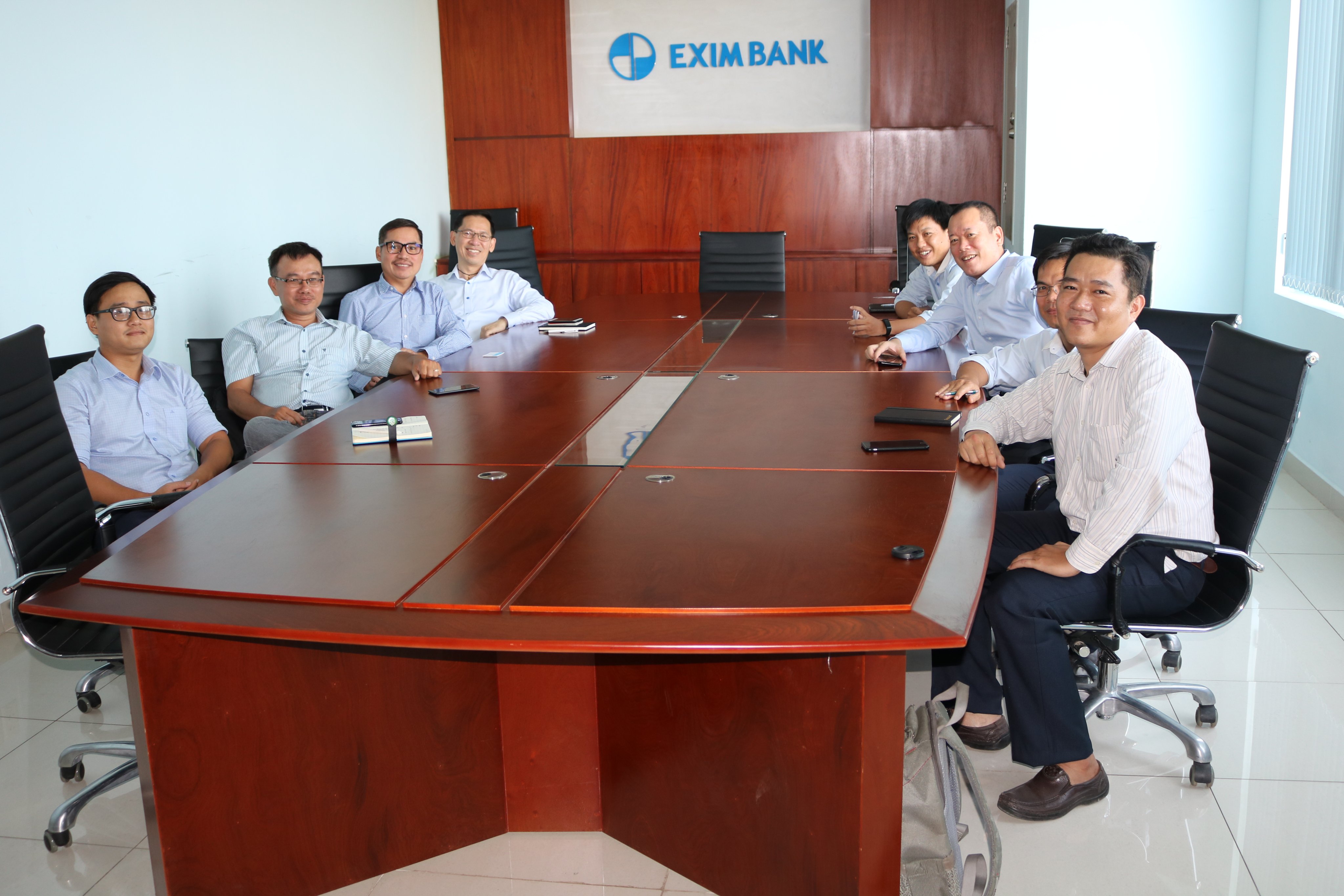 XÂY DỰNG HẠ TẦNG PHÒNG SERVER