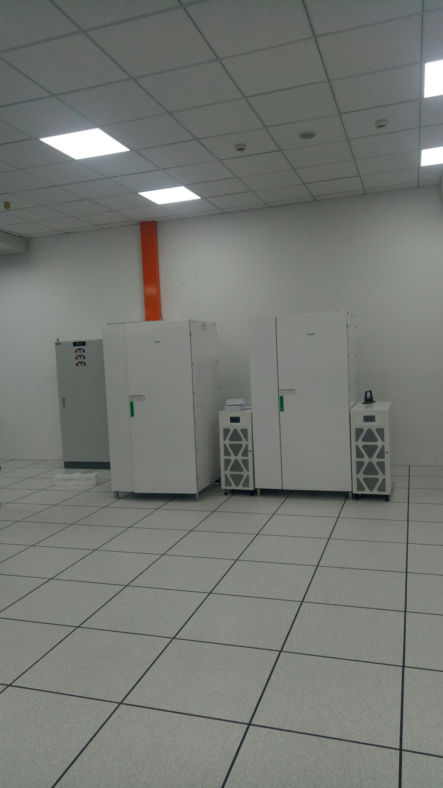 THAY ẮC QUY CHO UPS