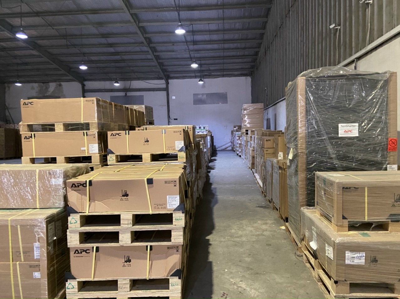 IDT PHÂN PHỐI BỘ LƯU ĐIỆN APC