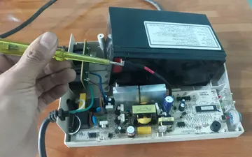 Mách bạn cách thay acquy cho Ups Santak 500VA tại nhà