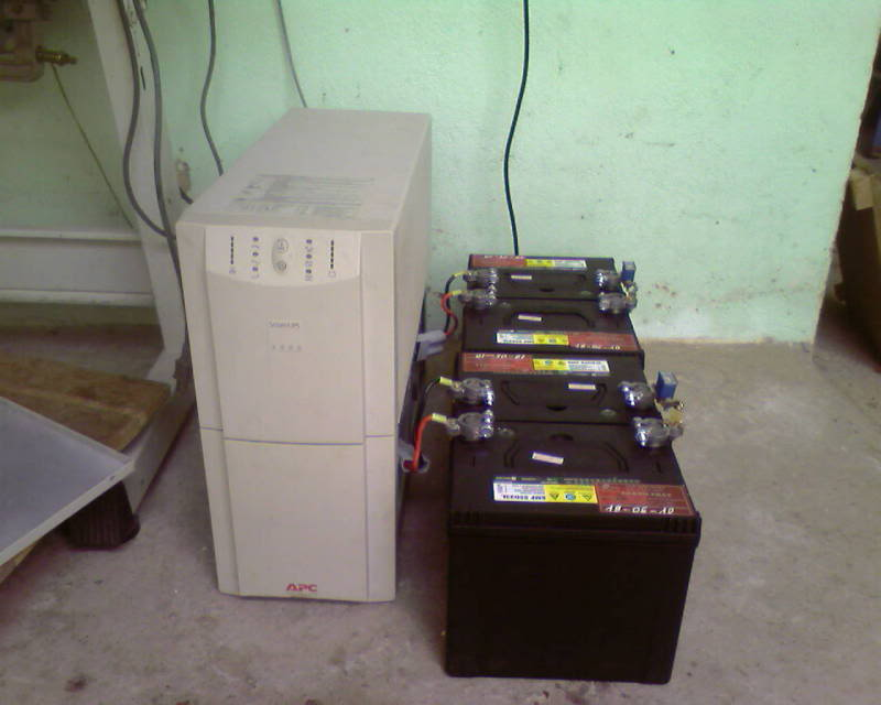 ups dùng ắc quy ngoài ups dùng ắc quy ngoài