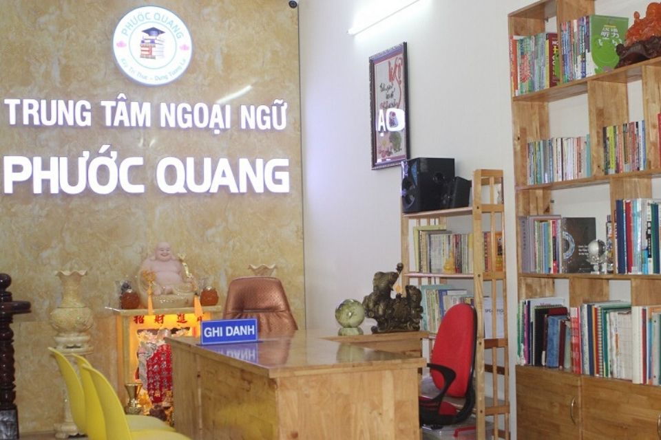 Trung tâm ngoại ngữ Phước Quang