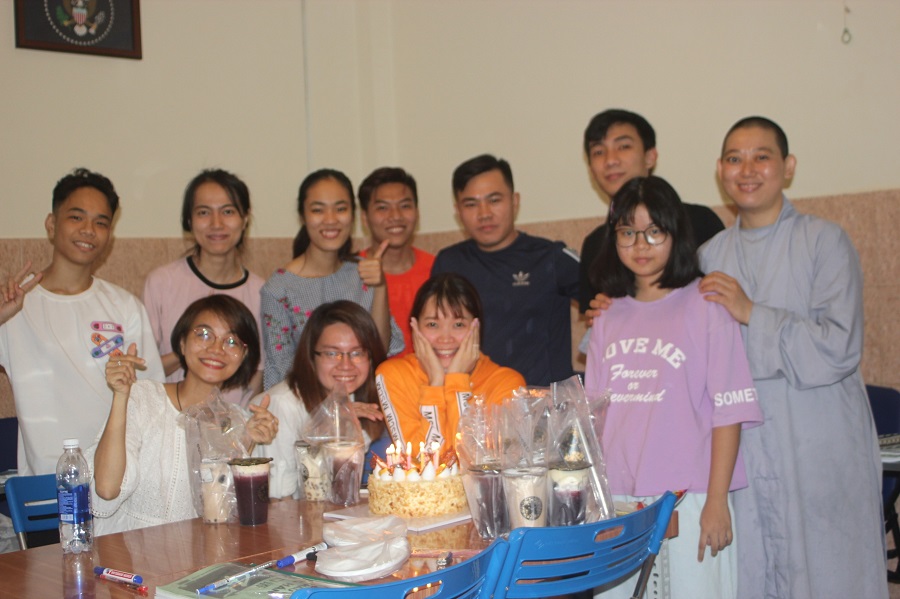 Giáo viên và học viên tại trung tâm ngoại ngữ Phước Quang