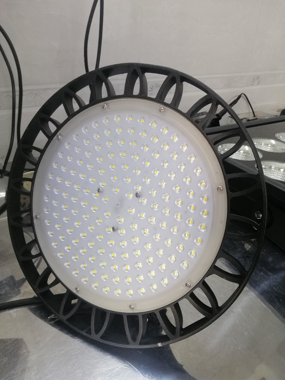 Đèn led chiếu sáng nhà xưởng Đèn led chiếu sáng nhà xưởng