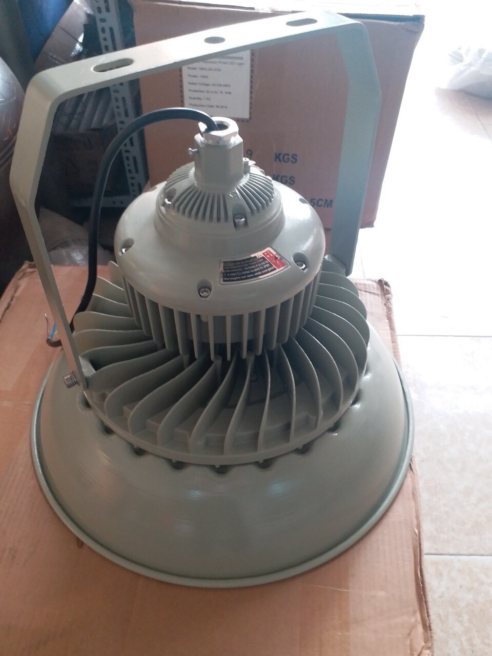 Đèn led chống cháy nổ nhà xưởng 120w Đèn led chống cháy nổ nhà xưởng 120w