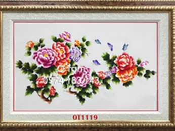 Tác phẩm tranh thêu cá chép hoa sen được anh chị Hoàng Trang chọn làm món quà cưới
