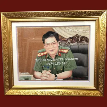 Tranh thêu chân dung Đại Tá Vũ Hồng Quang giám đốc công an tỉnh Cao Bằng