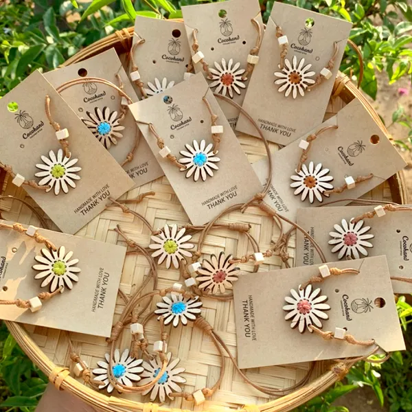 VÒNG TAY DỪA HOA CÚC PHỐI CHỈ THÊU, 4 màu tùy chọn