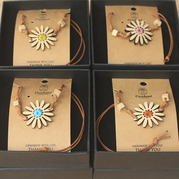 VÒNG TAY DỪA HOA CÚC PHỐI CHỈ THÊU, 4 màu tùy chọn