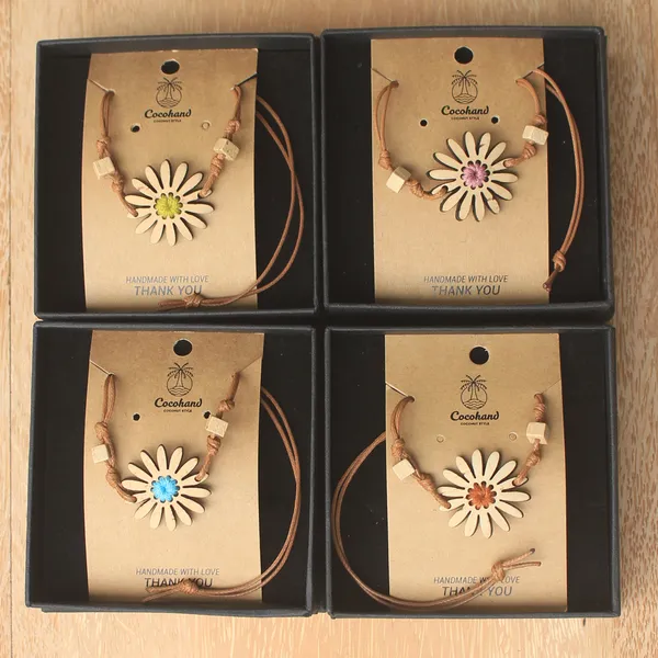 VÒNG TAY DỪA HOA CÚC PHỐI CHỈ THÊU, 4 màu tùy chọn