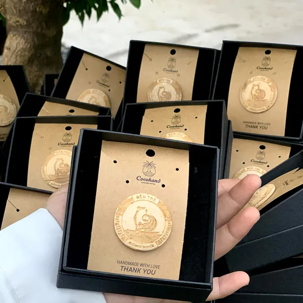 HUY HIỆU DỪA NAM CHÂM BỀN ĐẸP, THIẾT KẾ THEO YÊU CẦU - NHẬN BÁO GIÁ SỐ LƯỢNG