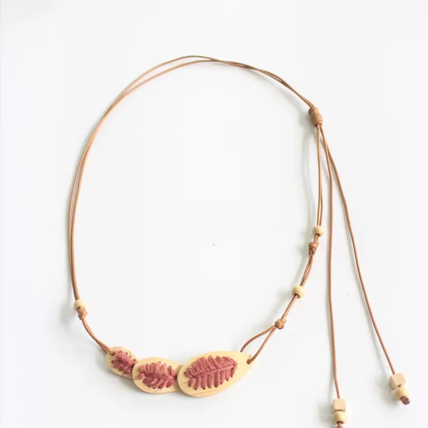 DÂY CHUYỀN DỪA BA LÁ PHỐI CHỈ THÊU, 4 màu tùy chọn