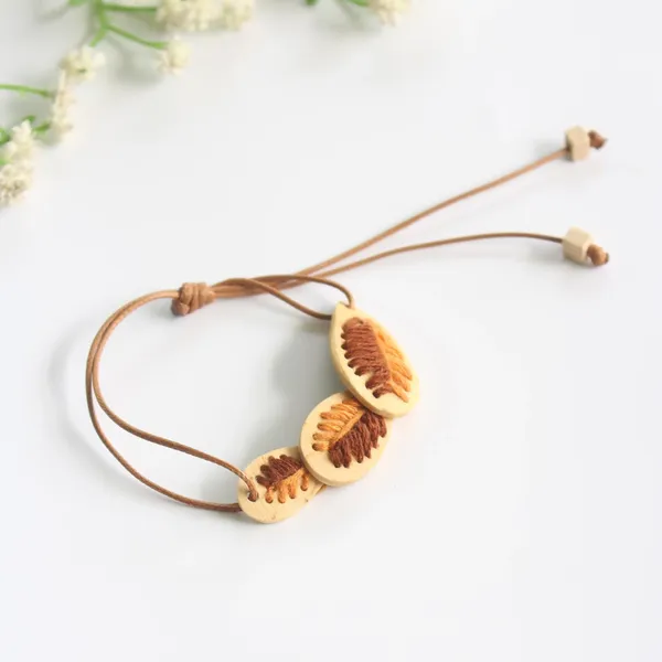 VÒNG TAY BA LÁ PHỐI CHỈ THÊU, 4 màu tùy chọn