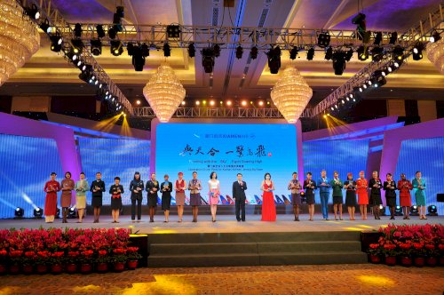 ÂM THANH SÂN KHẤU GIÁ RẺ