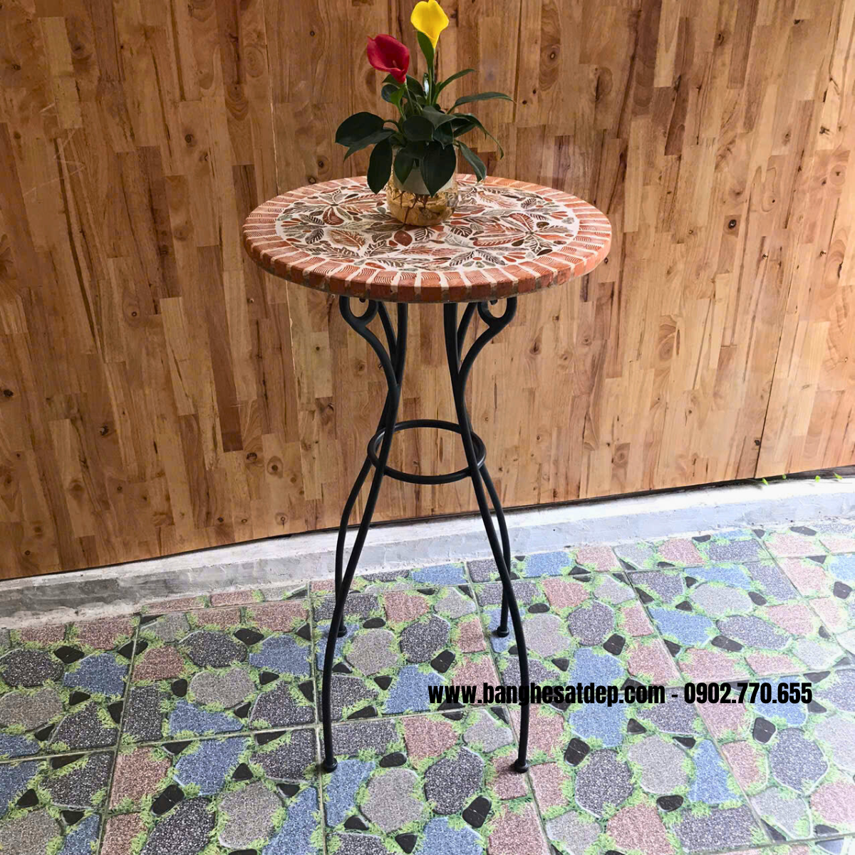 Bàn ghế bar bằng sắt rèn cho quán café Bàn ghế bar bằng sắt rèn cho quán café