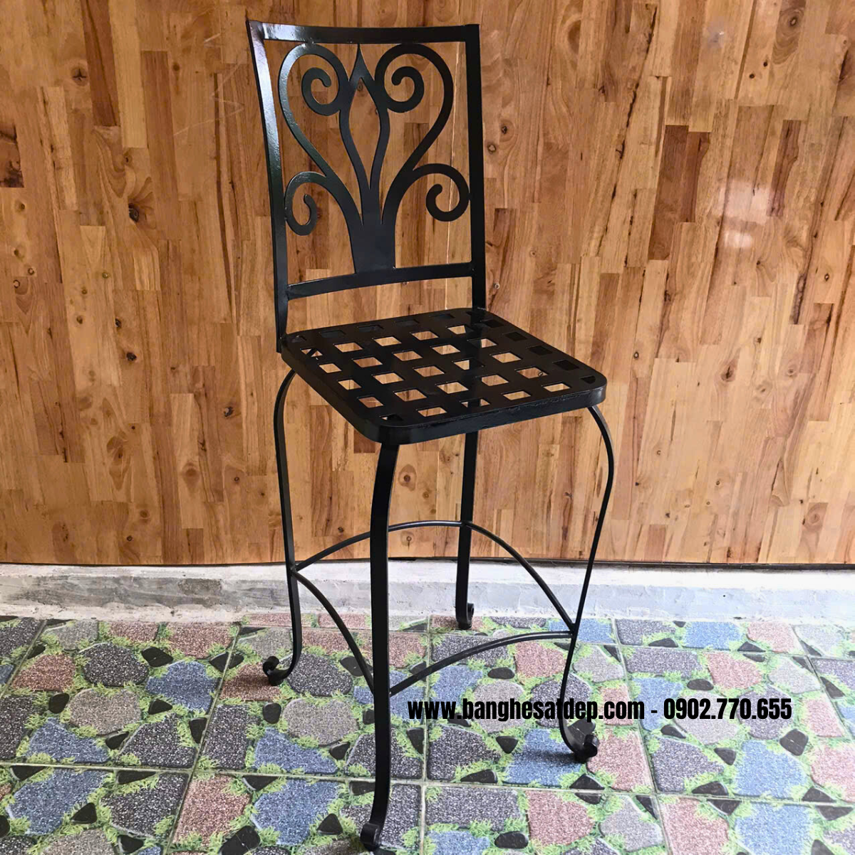 Bàn ghế bar bằng sắt rèn cho quán café Bàn ghế bar bằng sắt rèn cho quán café