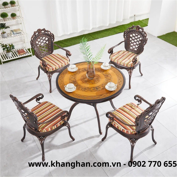 Mẫu bàn tròn mặt gốm liền khối nhôm đúc sơn tĩnh điện phong cách Bistro tân cổ điển KH23-B44.4G03 Mẫu bàn tròn mặt gốm liền khối nhôm đúc sơn tĩnh điện phong cách Bistro tân cổ điển KH23-B44.4G03