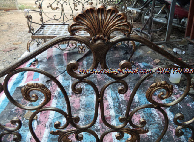 Bàn Ghế Sắt Rèn - Sắt rèn nghệ thuật và phụ kiện sắt. Bàn Ghế Sắt Rèn - Sắt rèn nghệ thuật và phụ kiện sắt.