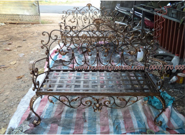 Bàn Ghế Sắt Rèn - Sắt rèn nghệ thuật và phụ kiện sắt. Bàn Ghế Sắt Rèn - Sắt rèn nghệ thuật và phụ kiện sắt.