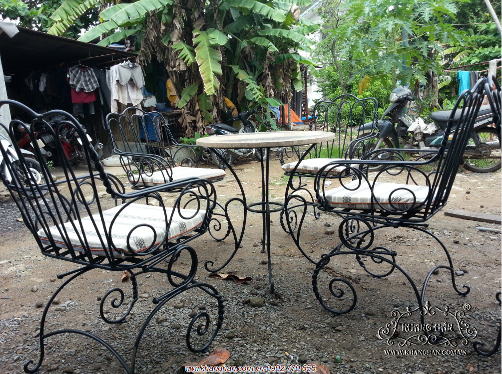 Bàn ghế sắt cao cấp cho sân vườn đẹp Kh-BG004 Bàn ghế sắt cao cấp cho sân vườn đẹp Kh-BG004