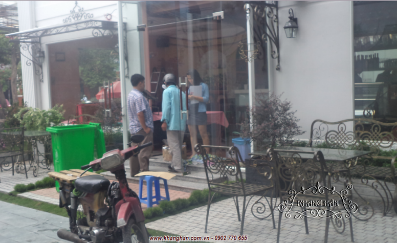 Bàn ghế sắt cho cafe sân vườn Bàn ghế sắt cho cafe sân vườn