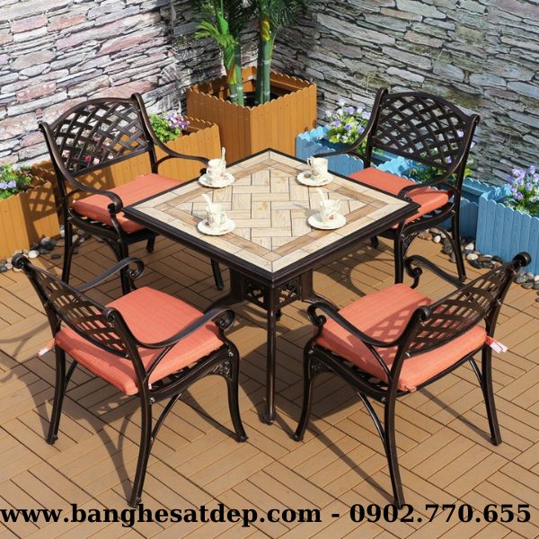 Bàn Ghế vuông nhôm đúc ngoài trời sơn tĩnh điện phong cách tân cổ điển KH23-B03.4G10 Bàn Ghế vuông nhôm đúc ngoài trời sơn tĩnh điện phong cách tân cổ điển KH23-B03.4G10