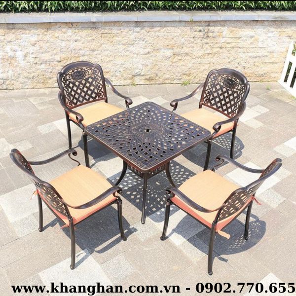 Mẫu bàn ghế nhôm đúc KH23-B05.4G01 sơn tĩnh điện kiểu tân cổ điển Mẫu bàn ghế nhôm đúc KH23-B05.4G01 sơn tĩnh điện kiểu tân cổ điển