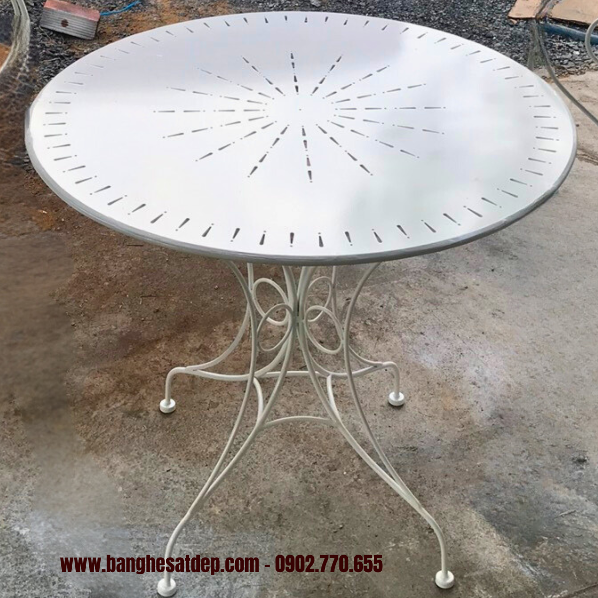 Mẫu bàn ghế sắt mỹ thuật ngoài trời Mẫu bàn ghế sắt mỹ thuật ngoài trời